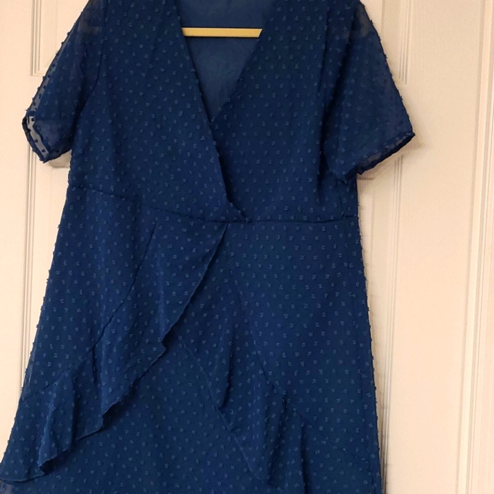 Dress - Picture 4 of 4